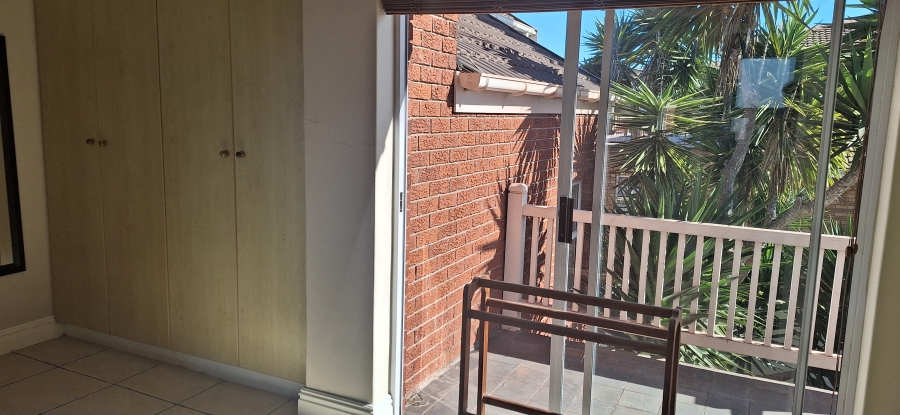 To Let 5 Bedroom Property for Rent in Bluewater Bay Western Cape